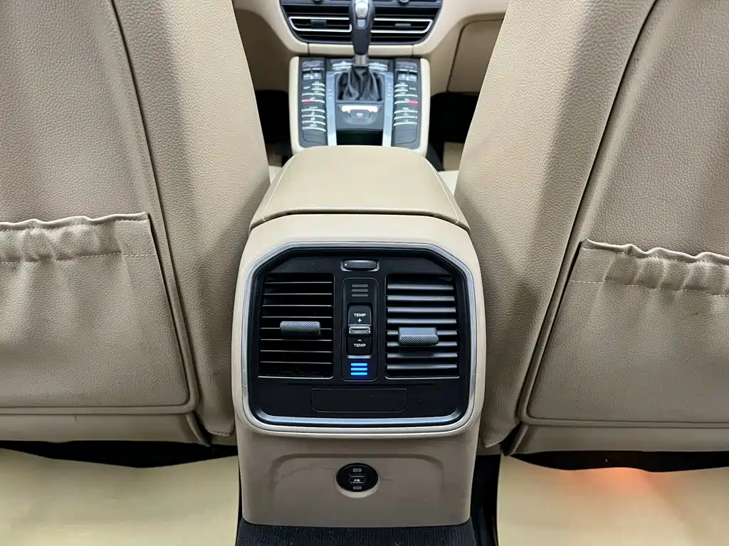 Porsche Macan 2019 — фото 20