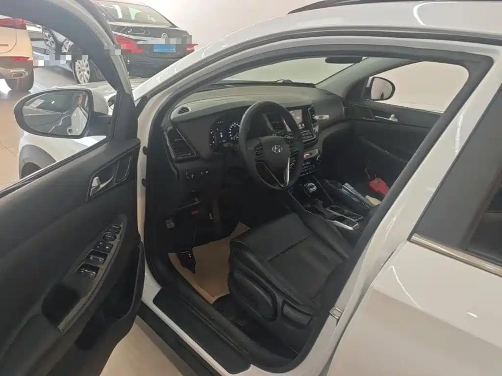 Hyundai Tucson 2015 — фото 16