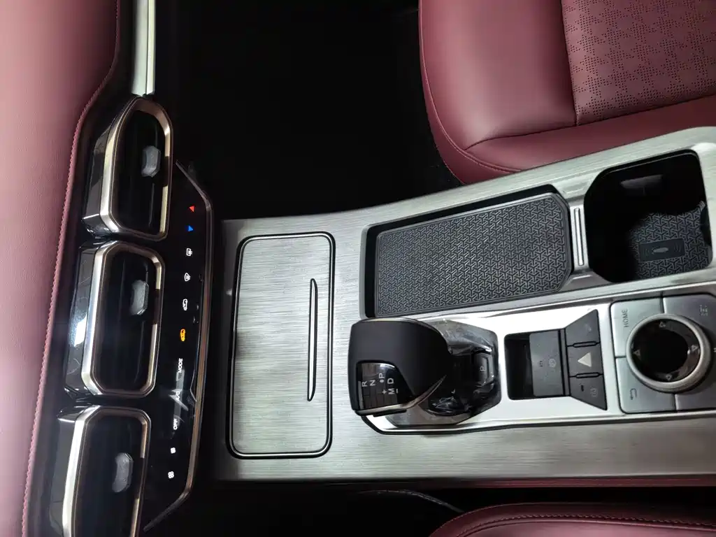 Jetour X70 PLUS 2025 — фото 13