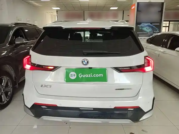 BMW iX1 2024