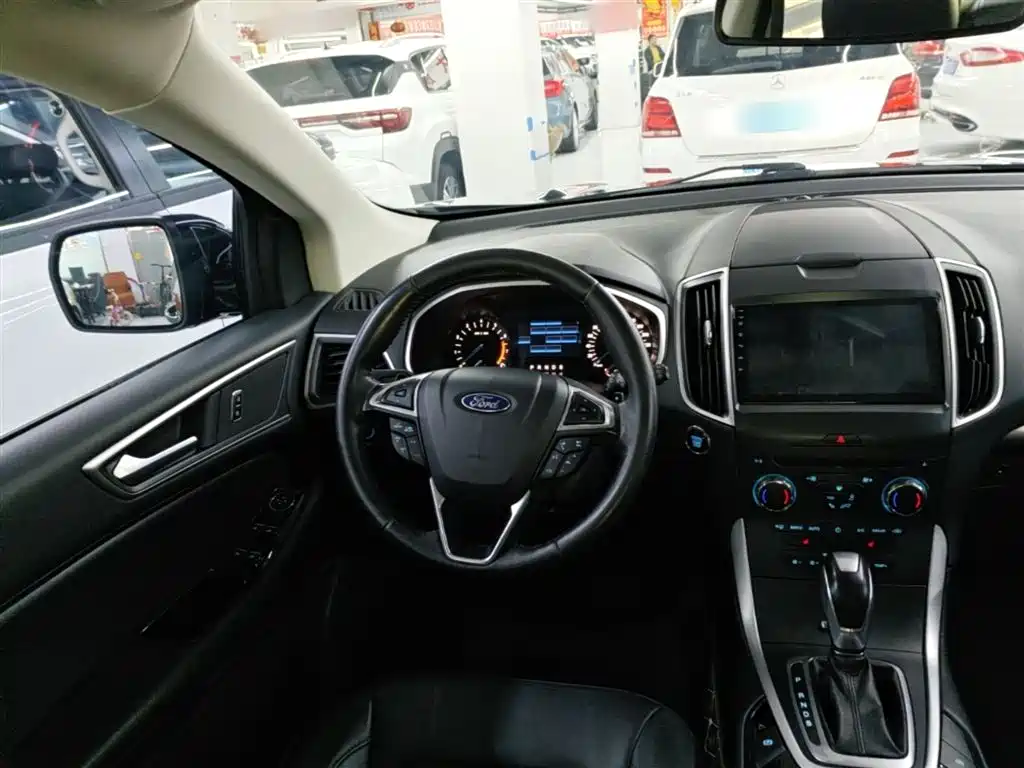 Ford Edge 2018 — фото 11