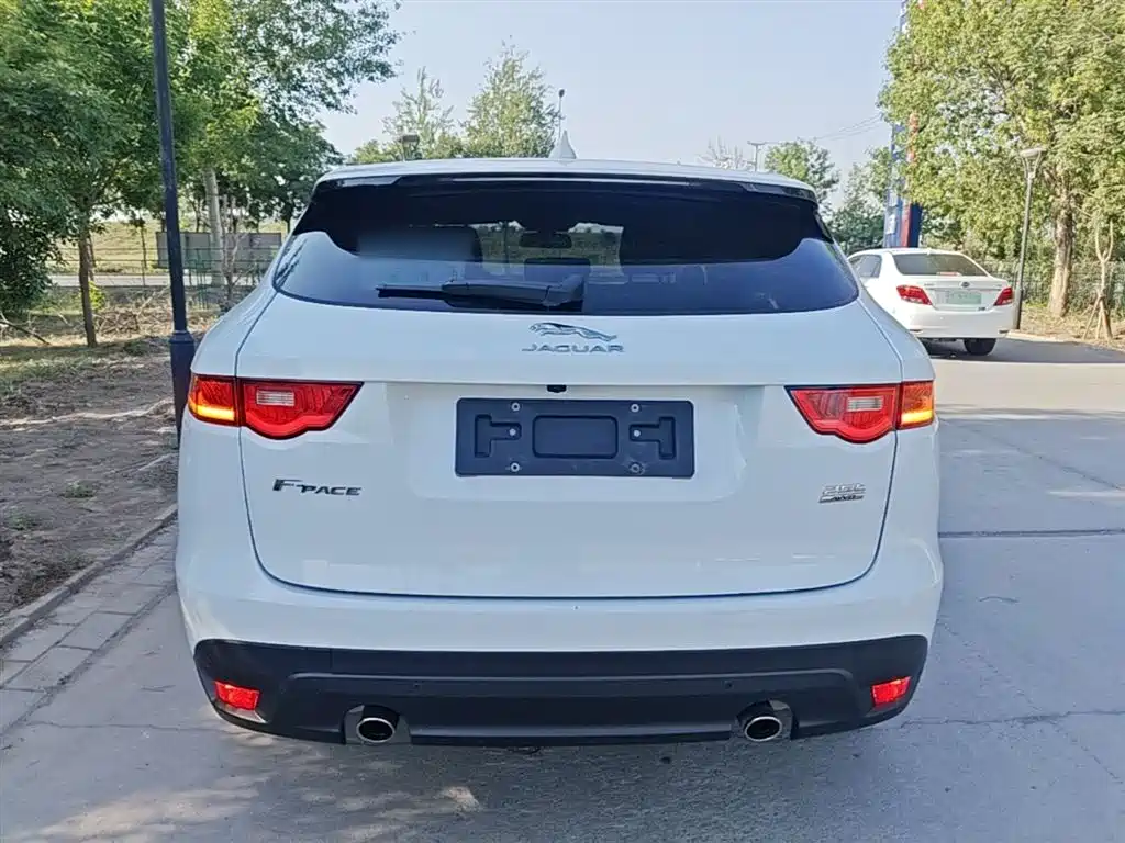 Jaguar F-PACE 2018 — фото 6
