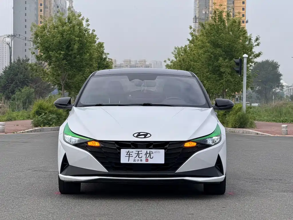 Hyundai Elantra 2022