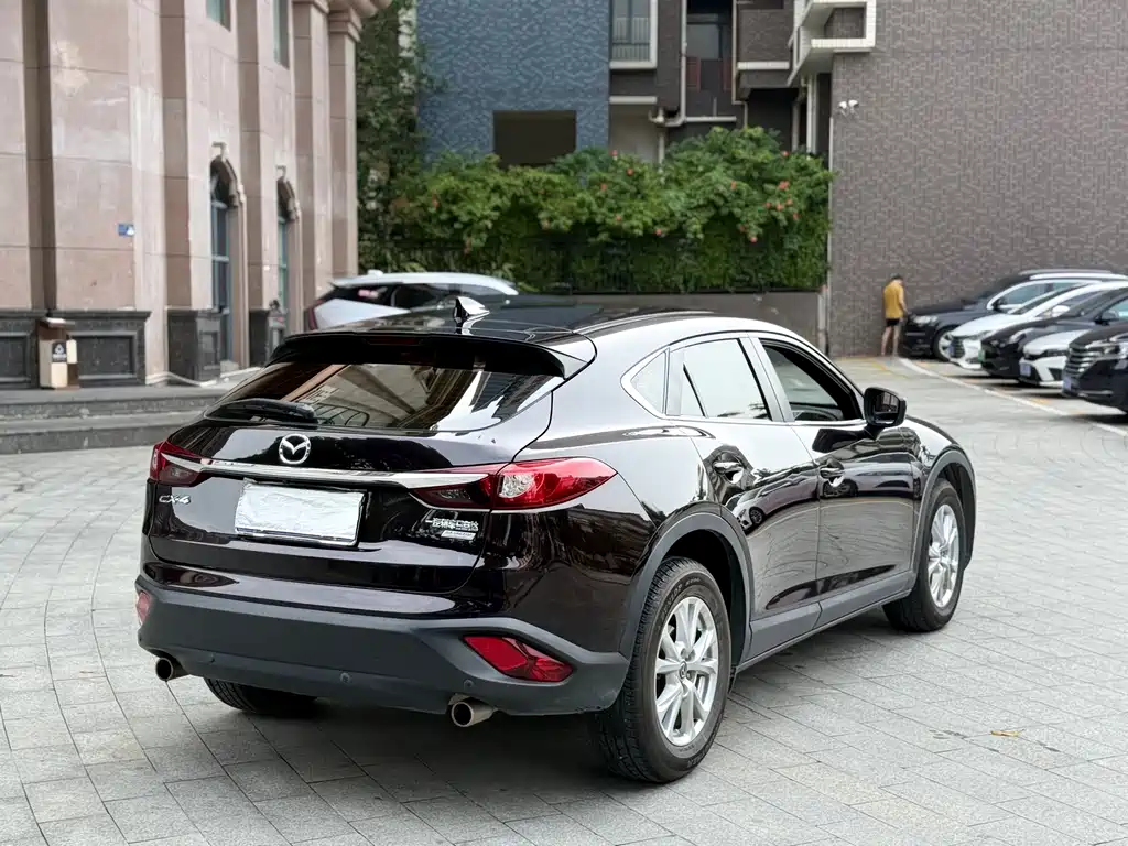 Mazda CX-4 2018 — фото 9