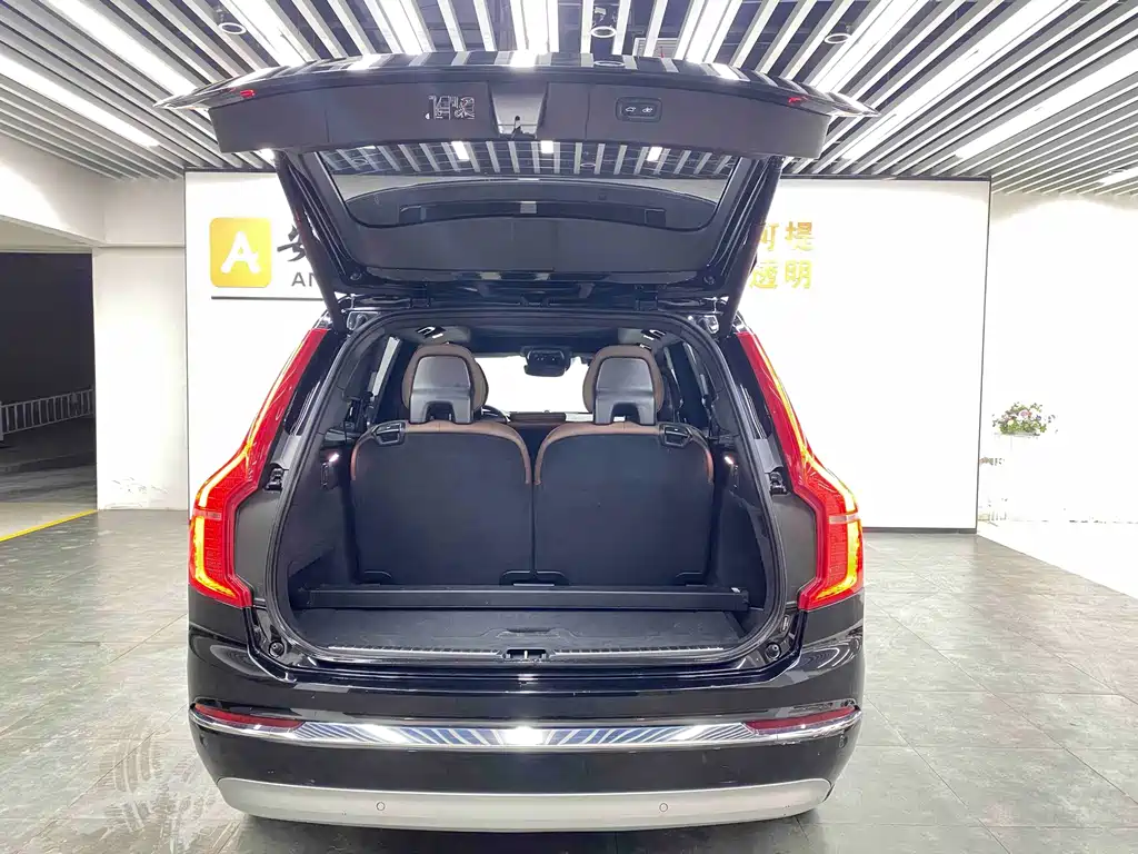Volvo XC90 2022 — фото 5