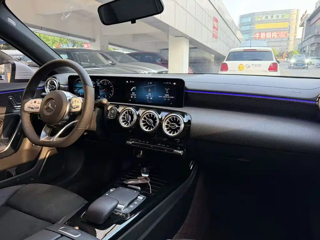 Mercedes-Benz A-Class 2023 — фото 9