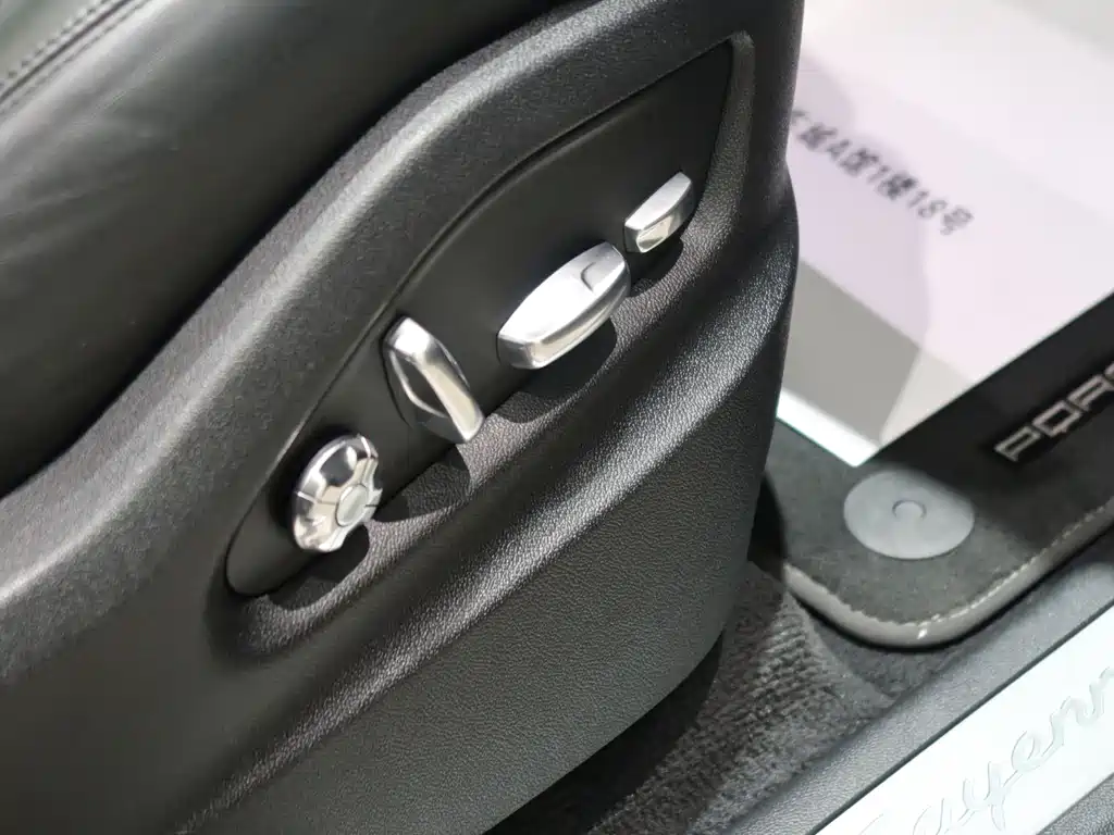 Porsche Cayenne 2018 — фото 17