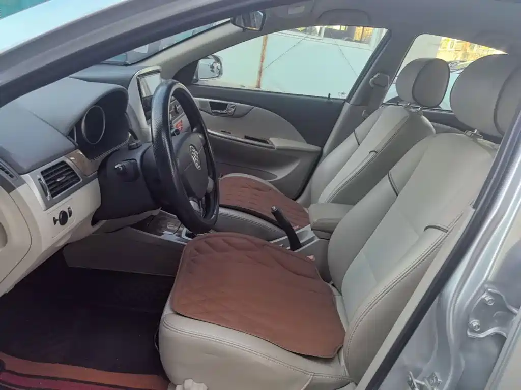 Buick Excelle 2016 — фото 15