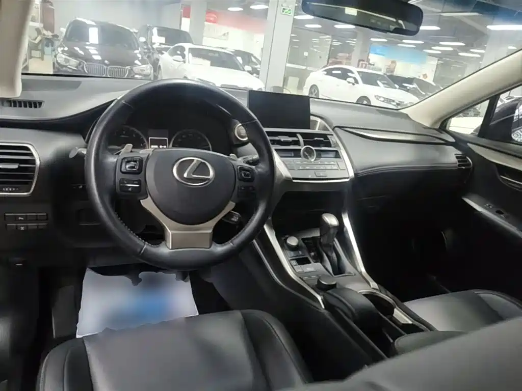 Lexus NX 2015 — фото 10