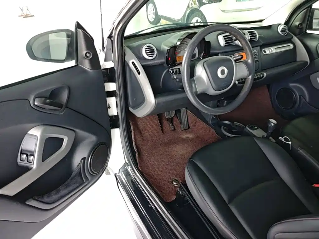 smart fortwo 2015 — фото 16