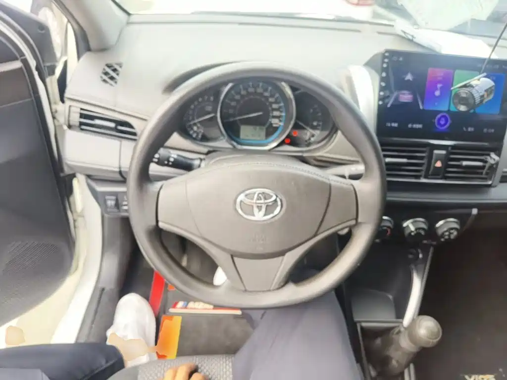 Toyota Vios 2015 — фото 11