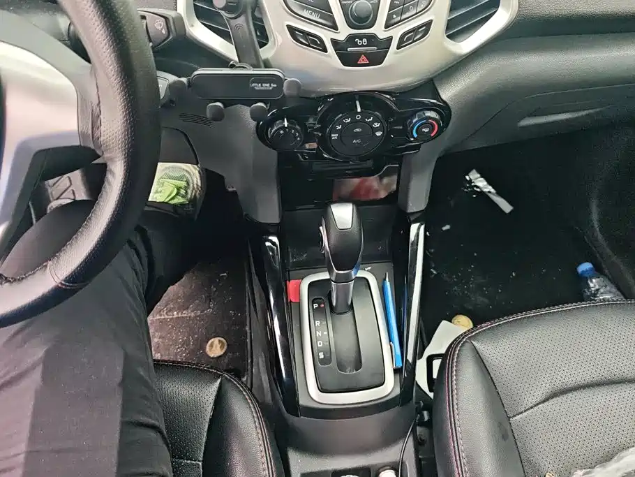 Ford EcoSport 2016 — фото 16