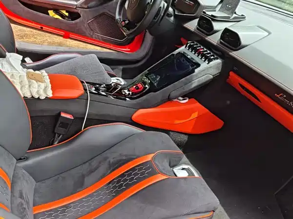 Lamborghini Huracan 2024