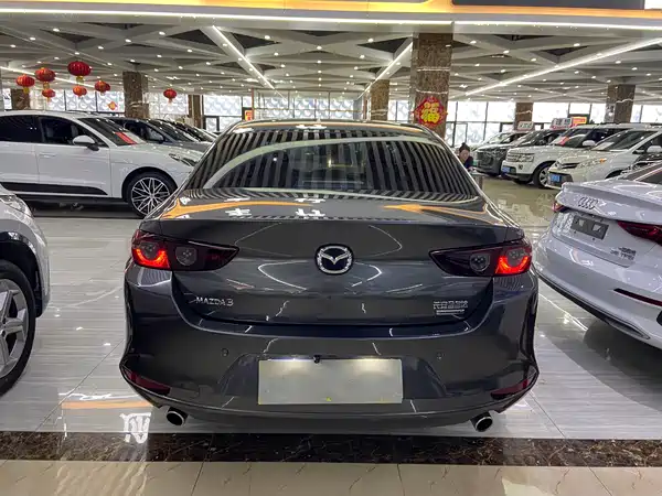 Mazda 3 Axela 2022