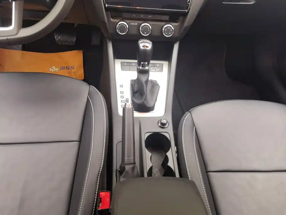 Skoda Octavia 2022 — фото 16