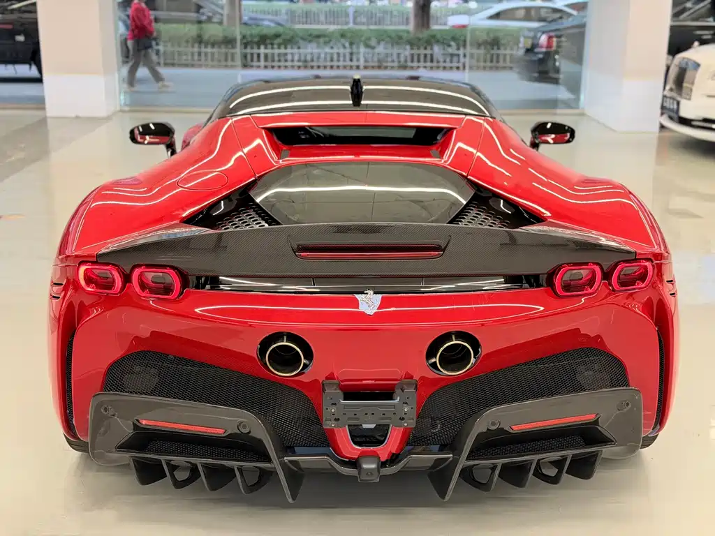Ferrari SF90 2022 — фото 20