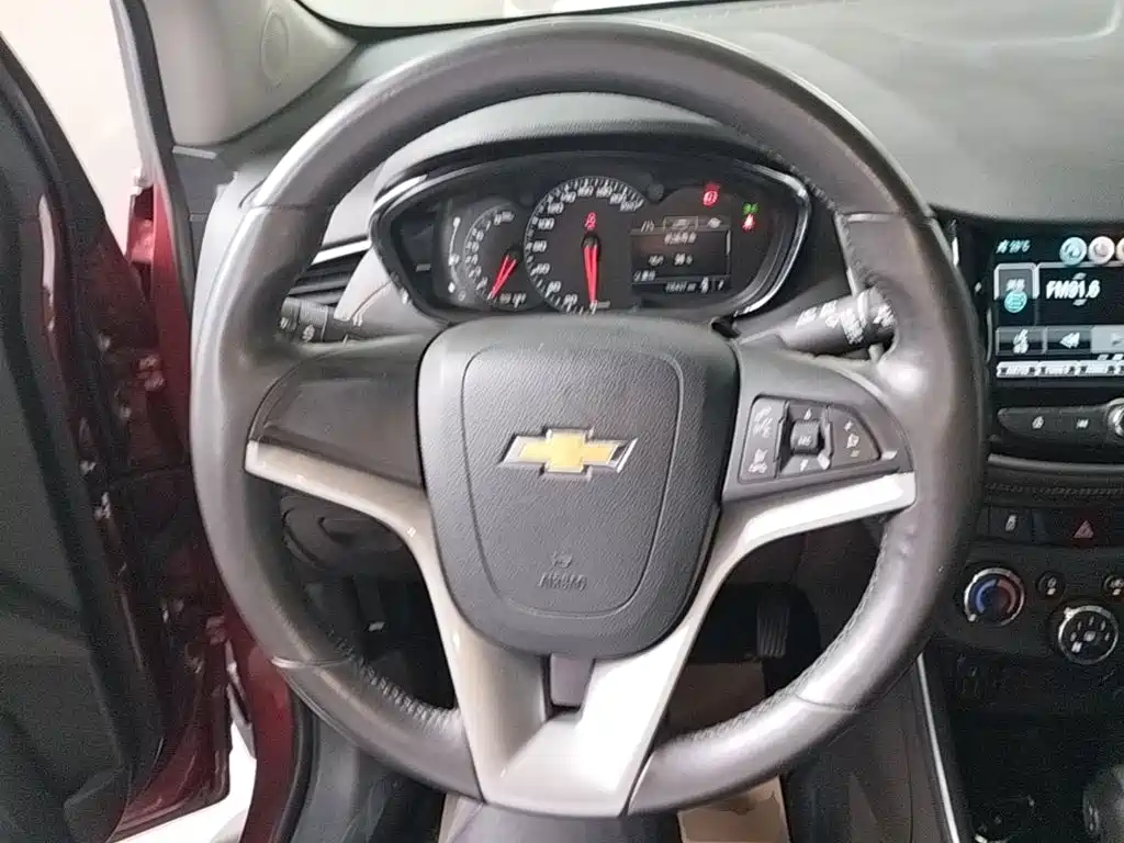Chevrolet Trax 2017 — фото 11