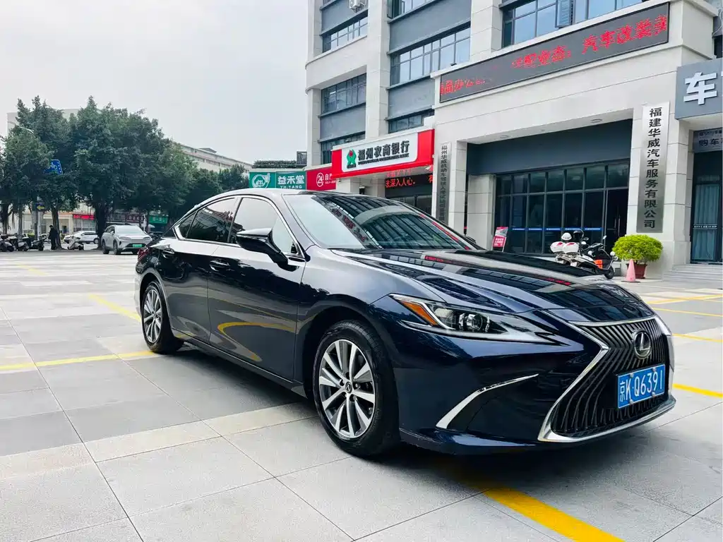 Lexus ES 2020 — фото 3