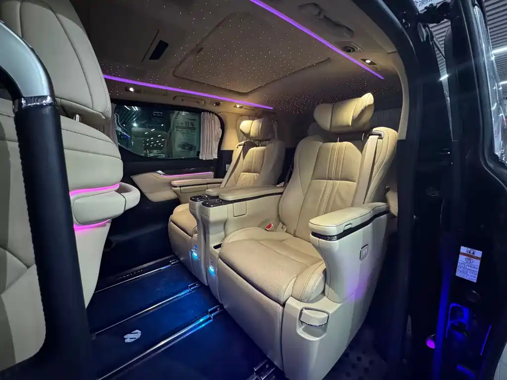 Toyota Alphard 2021 — фото 9