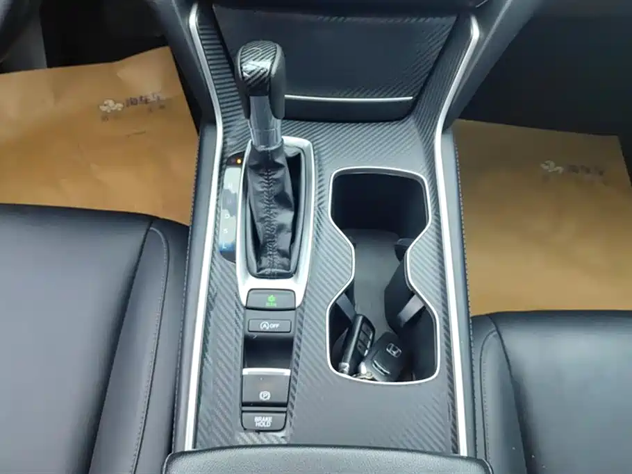 Honda Accord 2019 — фото 16