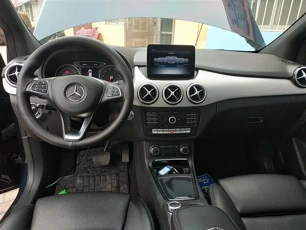 Mercedes-Benz B-Class 2018 — фото 10
