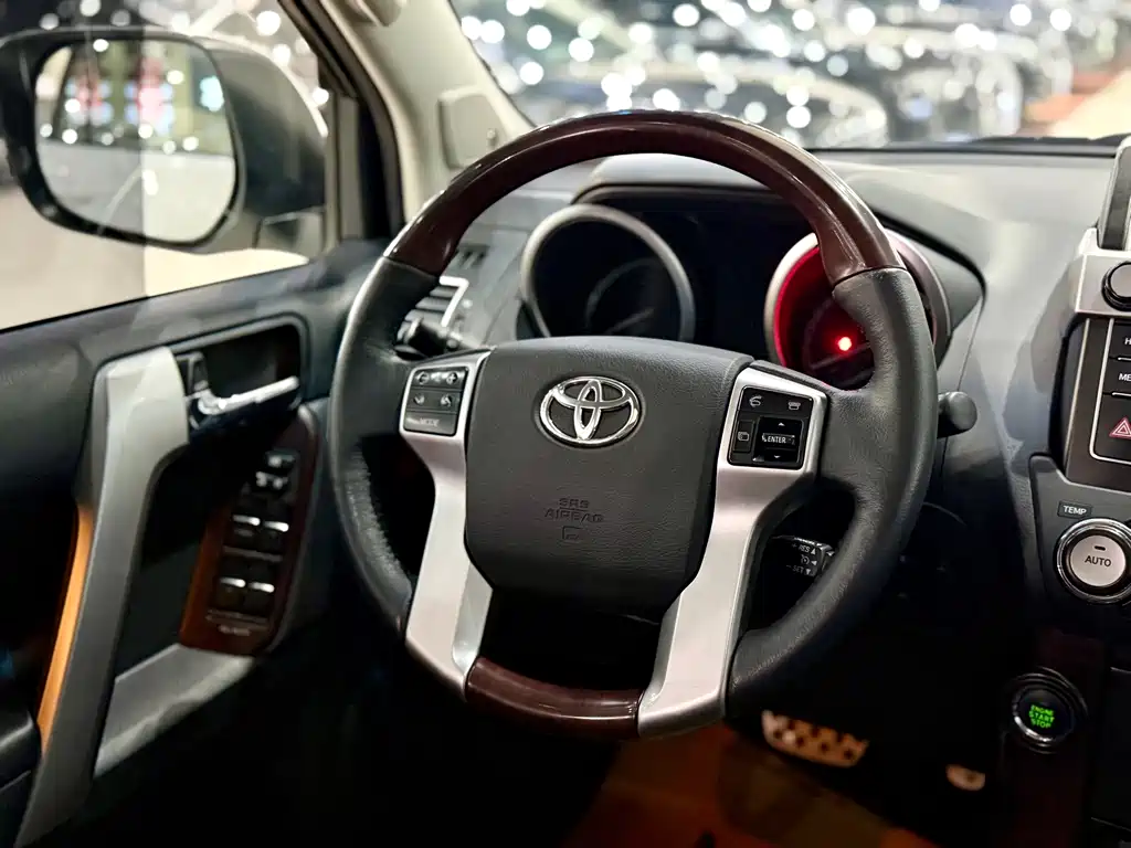 Toyota Prado 2016 — фото 10