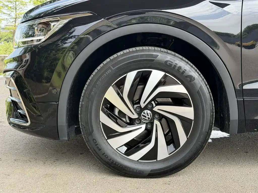 Volkswagen Tiguan L 2024 — фото 15