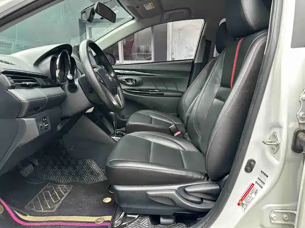Toyota Yaris L 2022