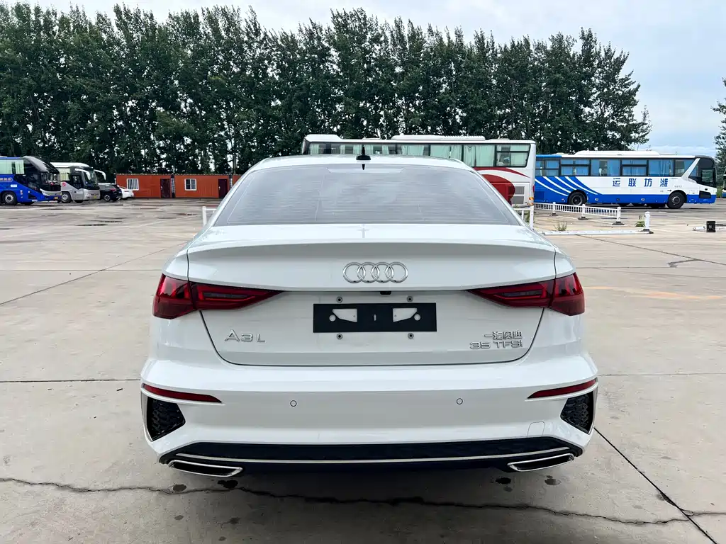 Audi A3 2023 — фото 15