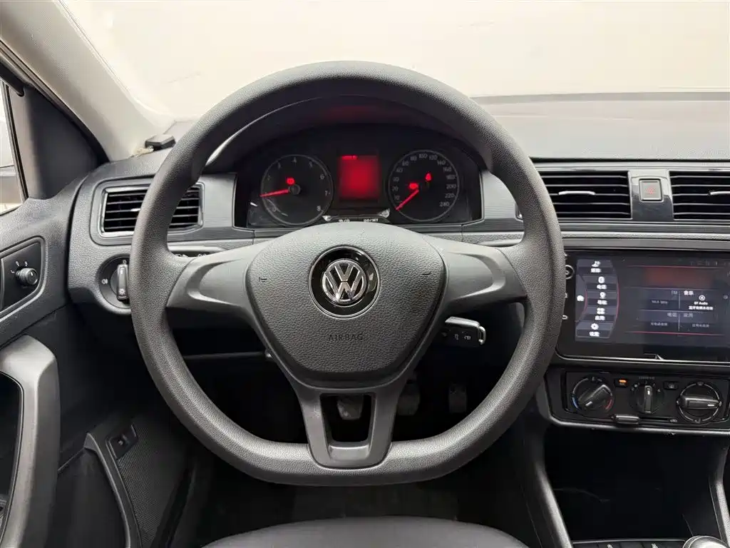 Volkswagen Santana 2019 — фото 15