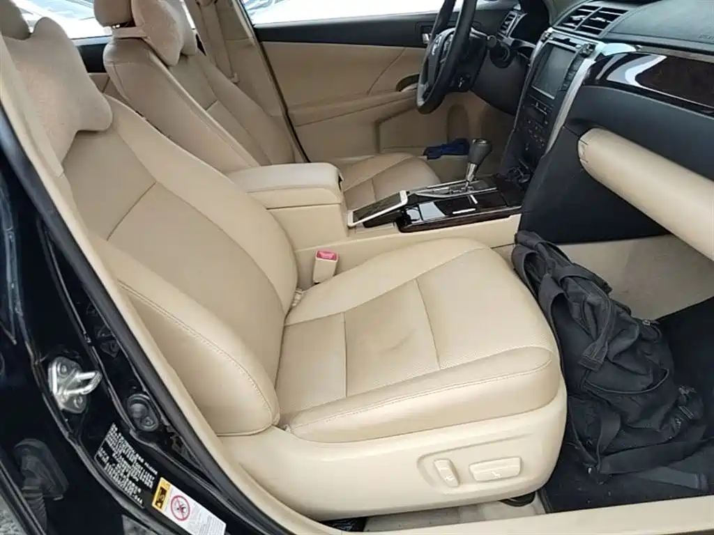 Toyota Camry 2016 — фото 24