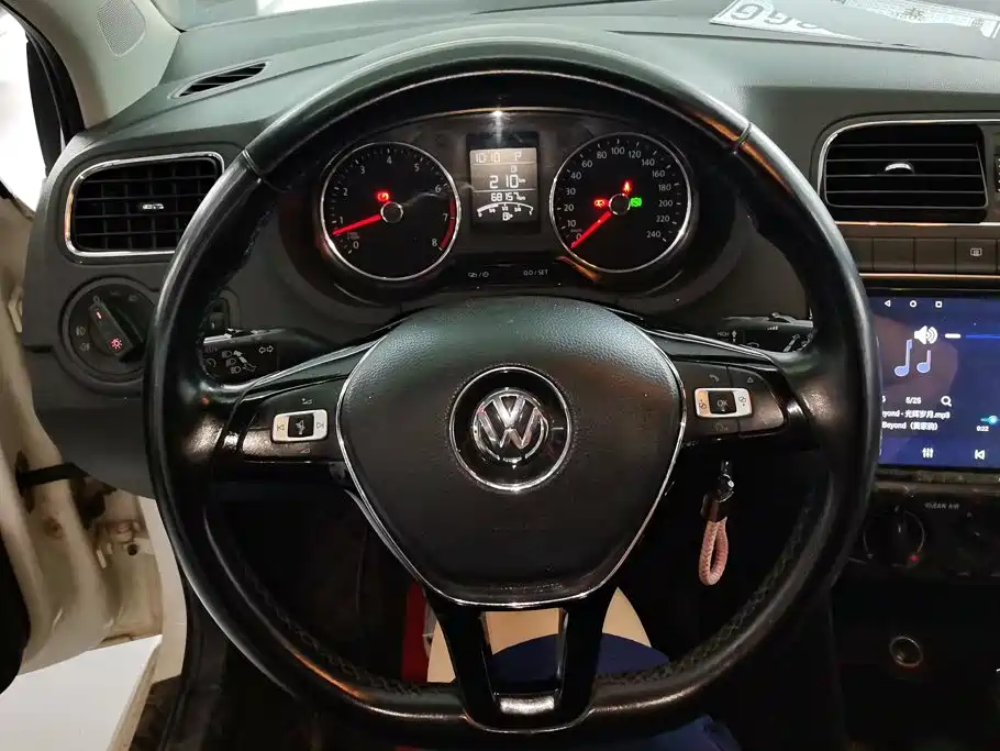 Volkswagen Polo 2017 — фото 15