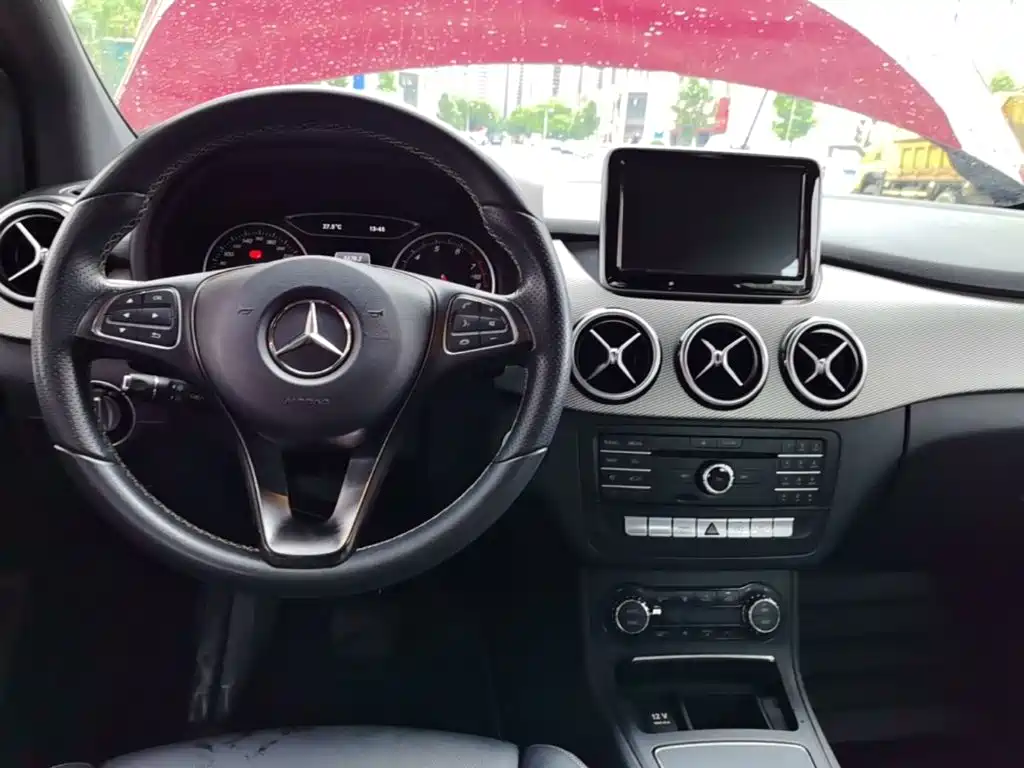 Mercedes-Benz B-Class 2016 — фото 10