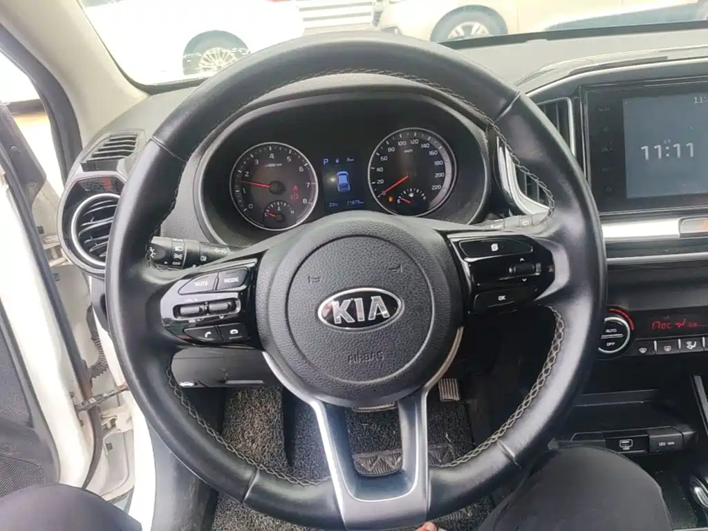Kia KX1 2019 — фото 11