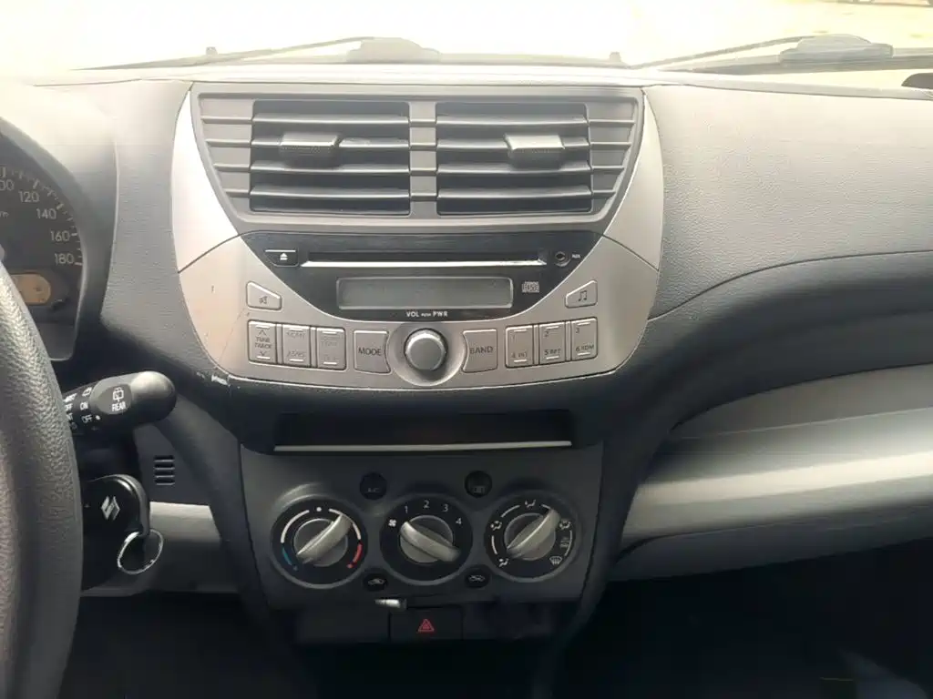 Suzuki Alto 2015 — фото 13