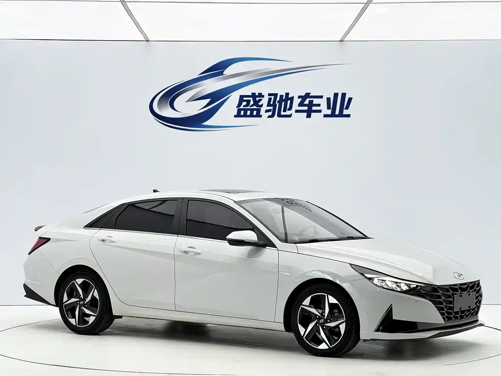 Hyundai Elantra 2023