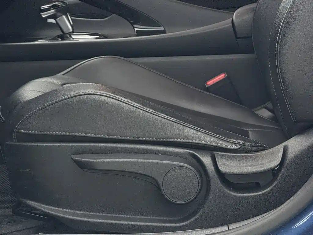 Hyundai Elantra 2023 — фото 17