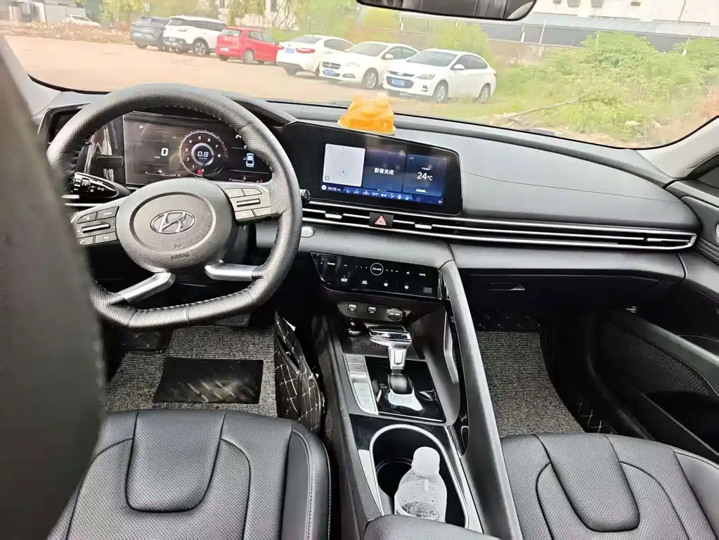 Hyundai Elantra 2021