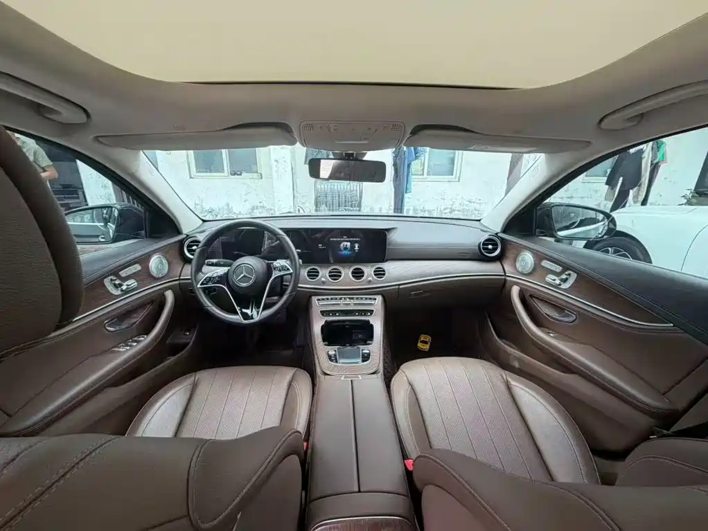 Mercedes-Benz E-Class 2023 — фото 3