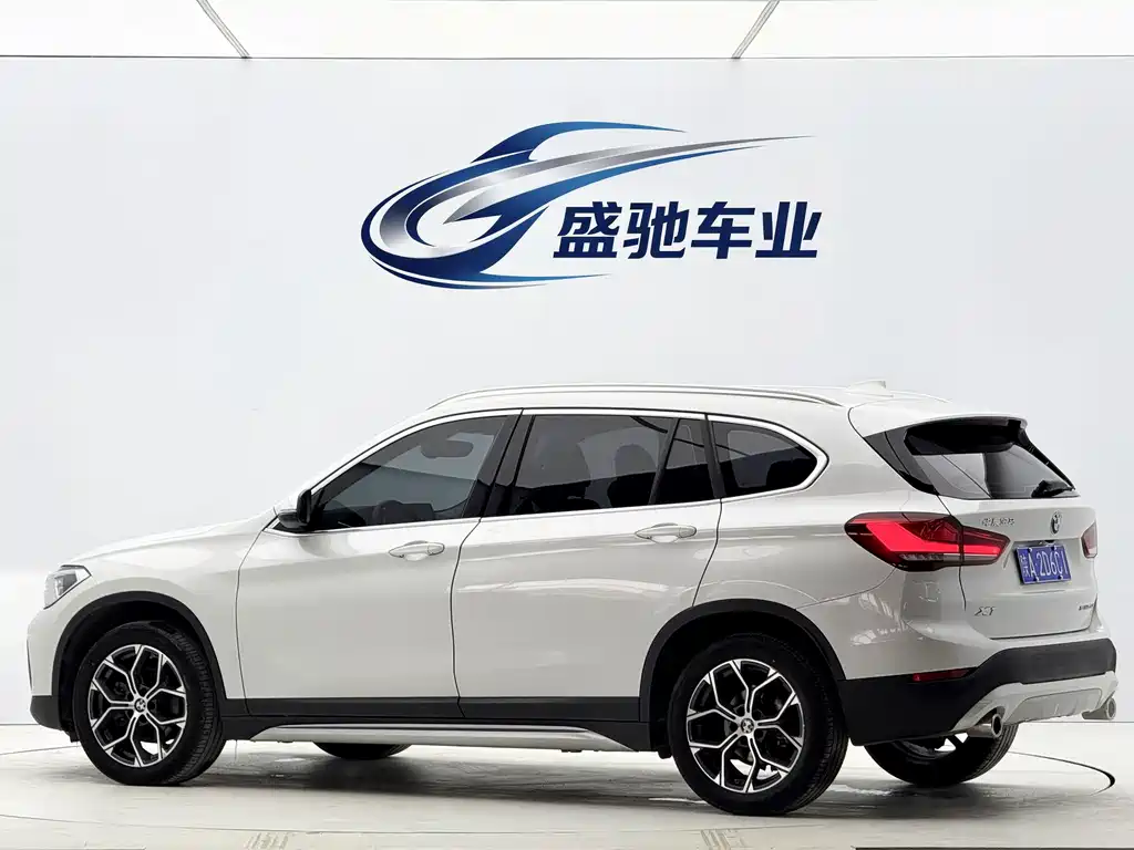 BMW X1 2022 — фото 4