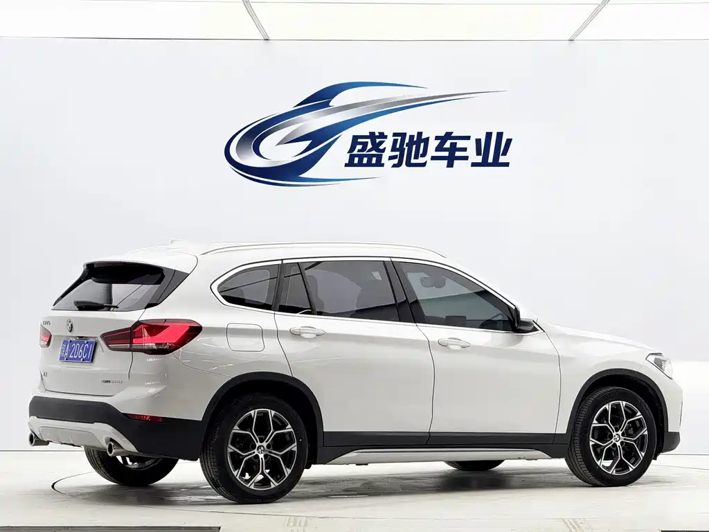 BMW X1 2022 — фото 6