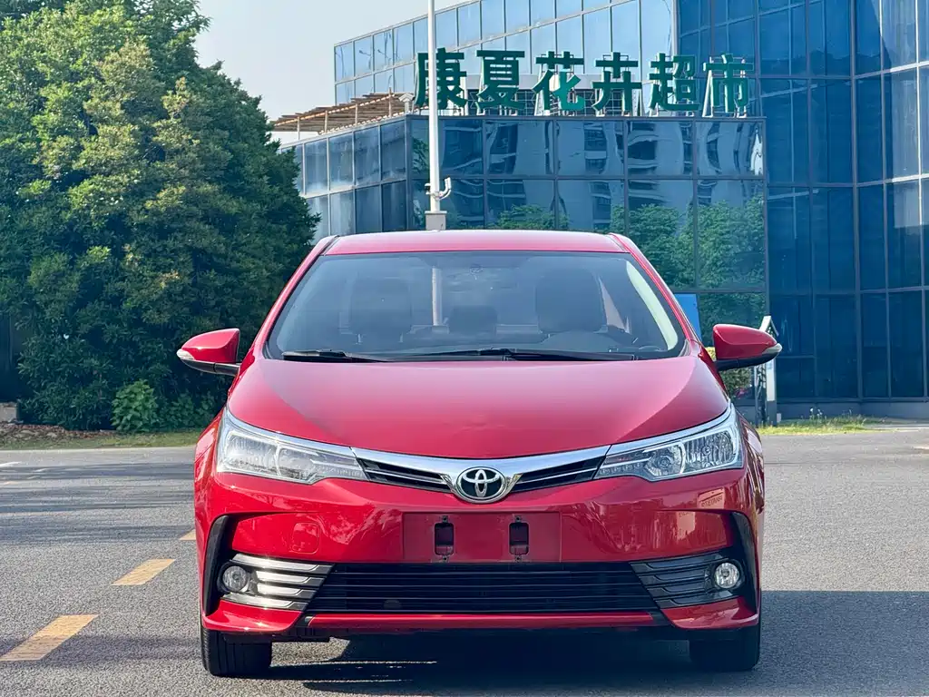 Toyota Corolla 2018 — фото 2
