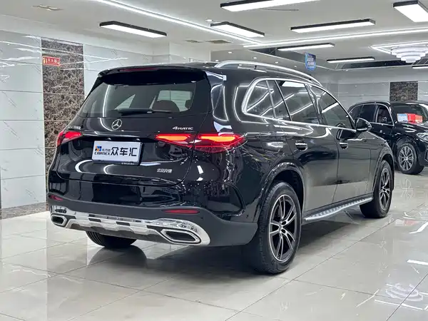 Mercedes-Benz GLC 2025
