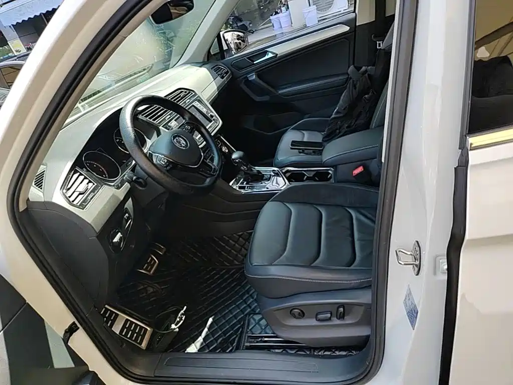 Volkswagen Tiguan L 2018 — фото 15