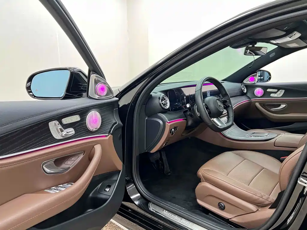 Mercedes-Benz E-Class 2022 — фото 10