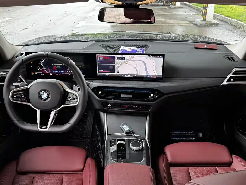 BMW 3 Series 2025 — фото 10