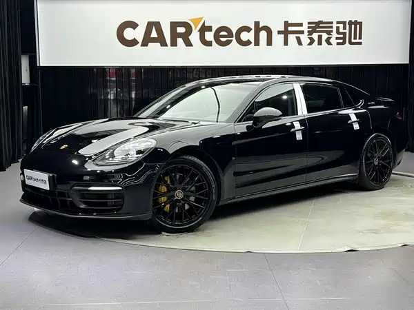 Porsche Panamera 2021