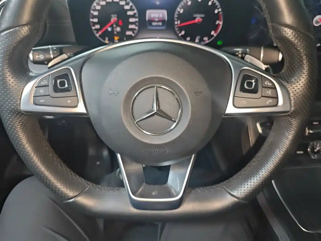 Mercedes-Benz E-Class 2018 — фото 11