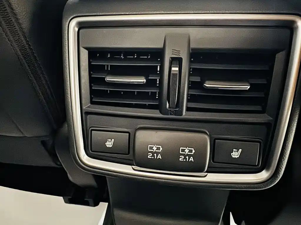 Subaru Forester 2022 — фото 9