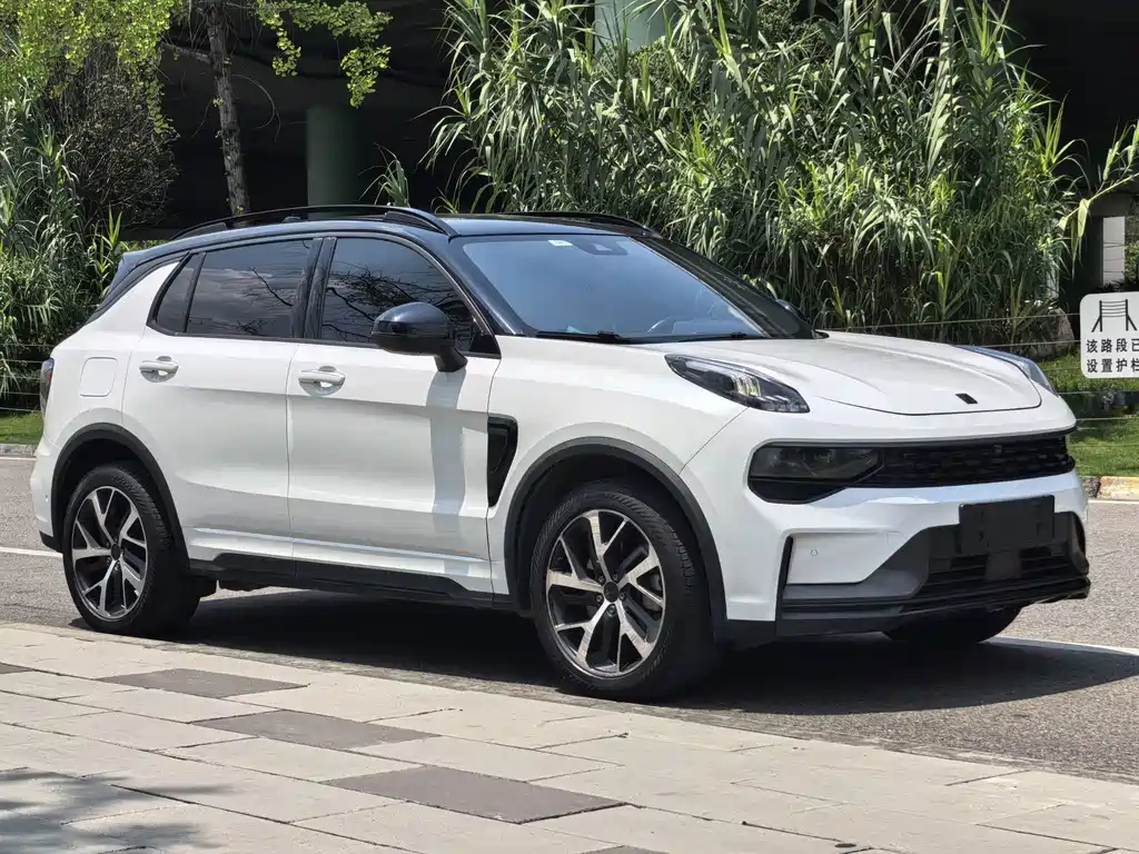 Lynk & Co 01 EM-P 2021 — фото 3